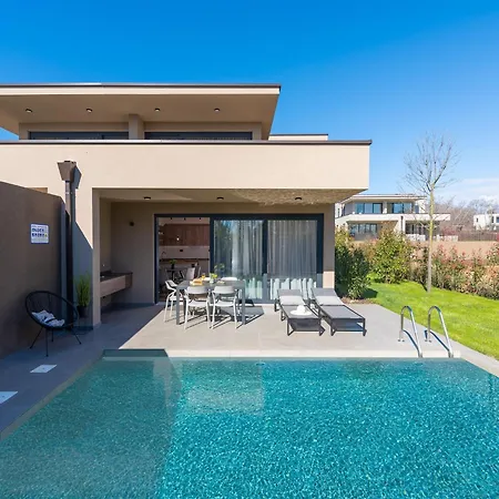 Stylish With Private Swimming Pool Villa *