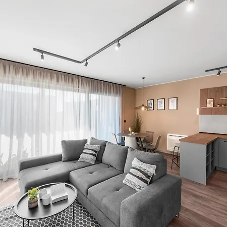 Stylish With Private Swimming Pool *