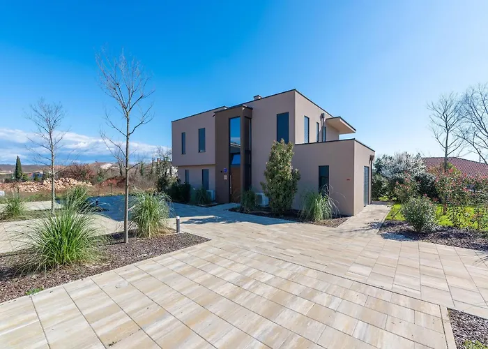 Near With Pool Brtonigla