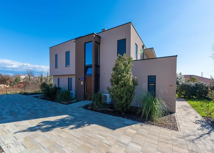 Near With Pool * Brtonigla