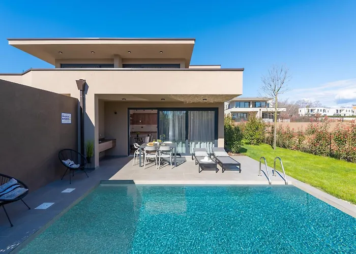 Near With Pool Villa *