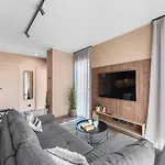 וילה Near With Pool