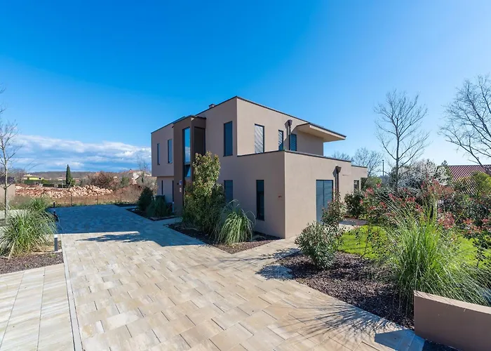 Near With Pool